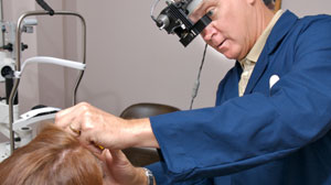 Topical or regional anesthesia for cataract surgery? Thumbnail