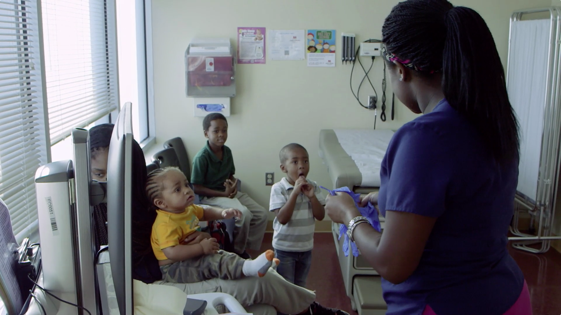 Flu Vaccine Reduces Hospitalizations for Pneumonia Thumbnail