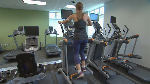Use of Wearable Fitness Technology Does Not Improve Weight Loss Thumbnail